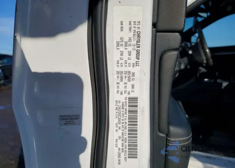 2014 Jeep Grand Cherokee Overland z USA, uszkodzony, nr VIN 1C4RJFCM2EC324224